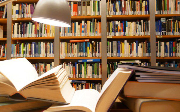 Στη Δημόσια Κεντρική Βιβλιοθήκη Σερρών ξεκινάνε τα λογοτεχνικά Βραδινά