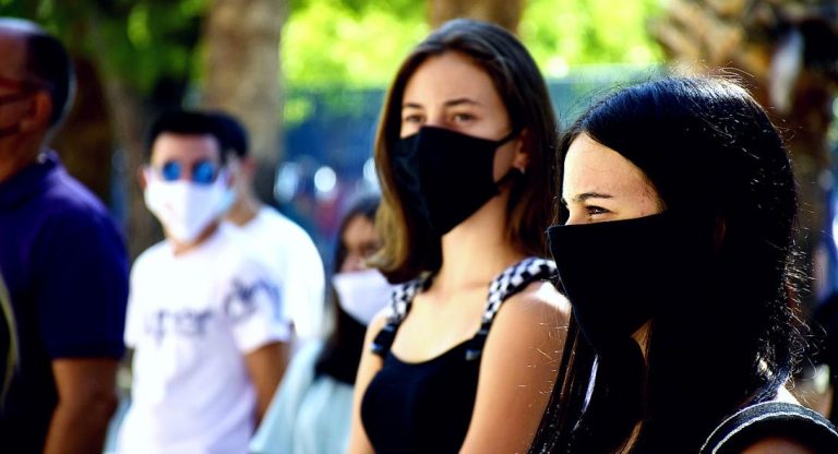 Κορονοϊός – Γώγος: Εξετάζεται το ενδεχόμενο να επιβληθούν μάσκες παντού