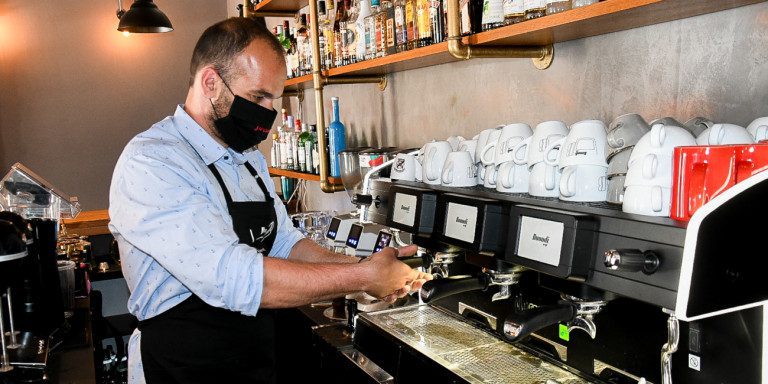 Εστίαση: Γέμισαν μέχρι και τα καφενεία στις Σέρρες