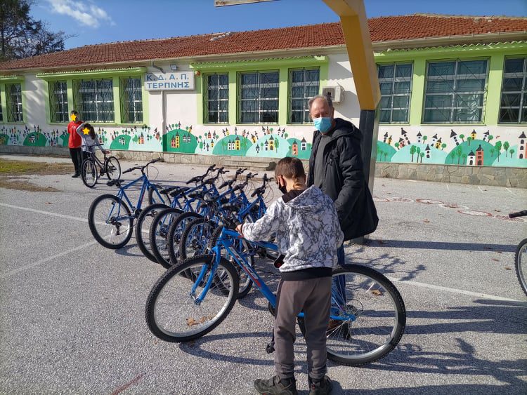 Στο Δήμο Βισαλτίας Τα παιδιά των ΚΔΑΠ παραλαμβάνουν τα ποδήλατα τους