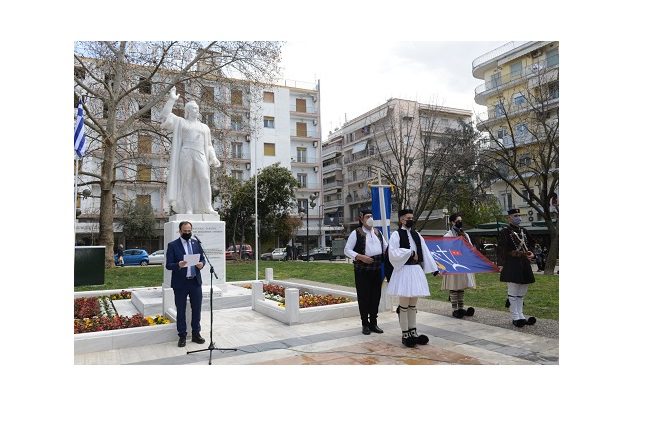 Ο Δήμαρχος Σερρών στην Πλατεία Ελευθερίας  Ύψωσε το λάβαρο του Εμμανουήλ  Παπά