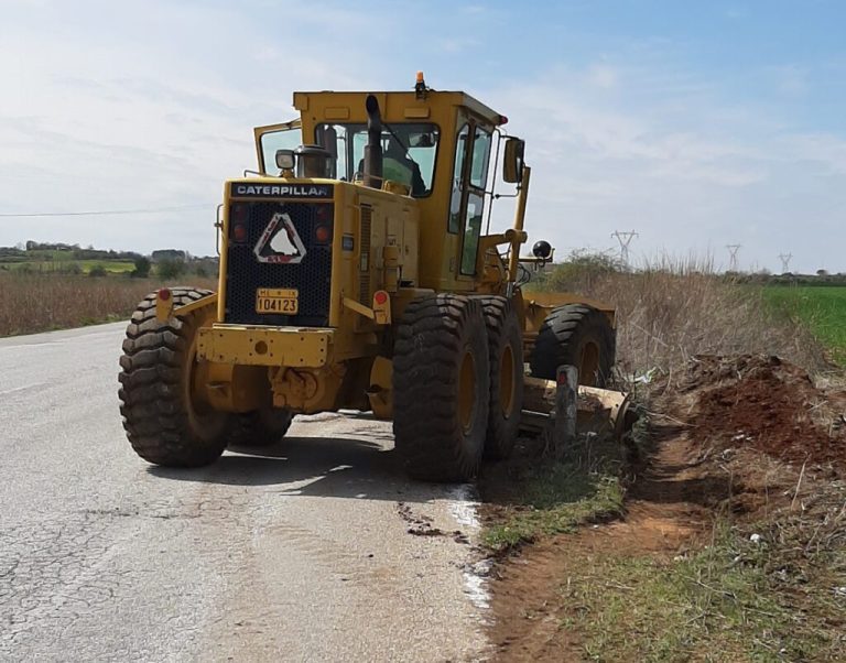 Συνεχίζονται οι εργασίες στο πλαίσιο της εργολαβίας:  «Kαθαρισμός ερεισμάτων οδικού δικτύου Π.Ε. Σερρών»