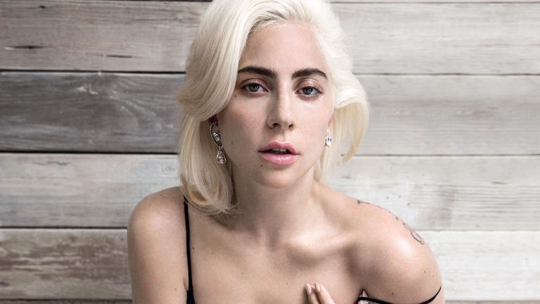 Lady Gaga – Ποζάρει γυμνή για γνωστό περιοδικό μόδας και αποθεώνεται (ΦΩΤΟ)