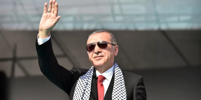 Εκλογές στην Τουρκία -Bloomberg: Ο Ερντογάν οδεύει για την τρίτη δεκαετία εξουσίας του με τα ΜΜΕ στο πλευρό του