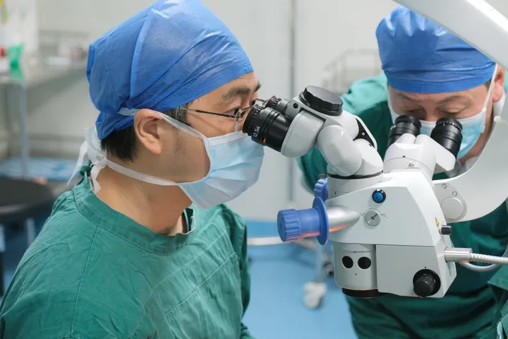 Κίνα: Γιατρός γρονθοκόπησε ασθενή κατά τη διάρκεια χειρουργικής επέμβασης