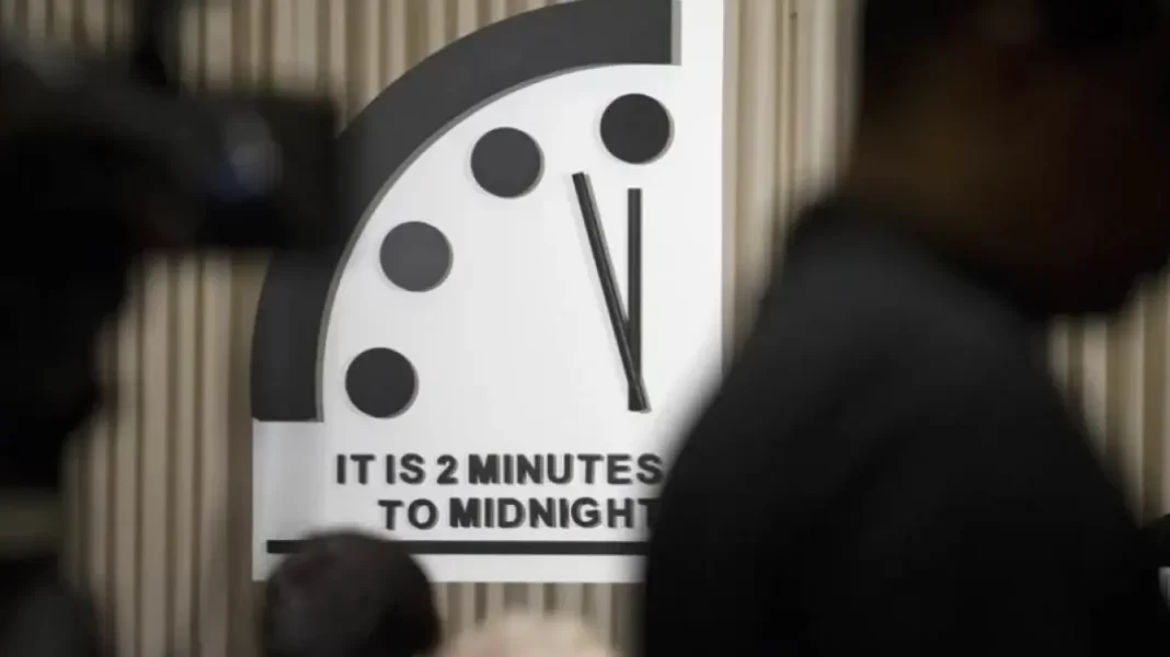 Το Ρολόι της Αποκάλυψης θα «δείξει» το τέλος της ανθρωπότητας το 2024