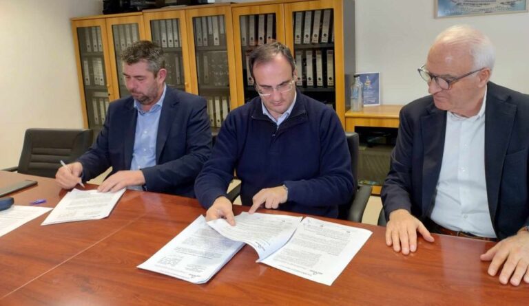 Υπογράφτηκε η σύμβαση μεταξύ ΔΕΥΑΣ και αναδόχου 16 εκατ. € για 47.000 έξυπνα υδρόμετρα
