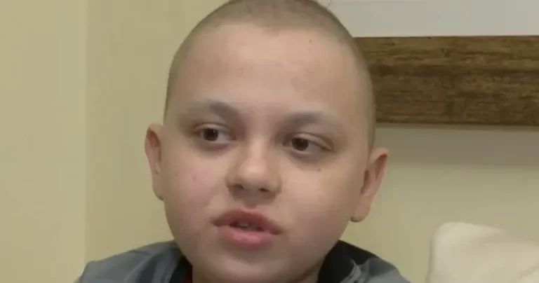 Συγκινεί ο μικρός Άγγελος που δίνει «μάχη» με τον καρκίνο: «Φυσικά και σπάω»