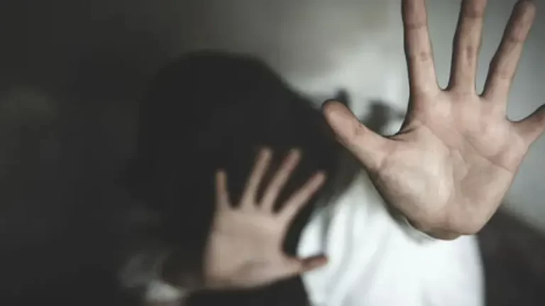 Ρέθυμνο: Προφυλακίστηκε 22χρονος για την υπόθεση πορνείας και βιασμού με θύμα την 14χρονη