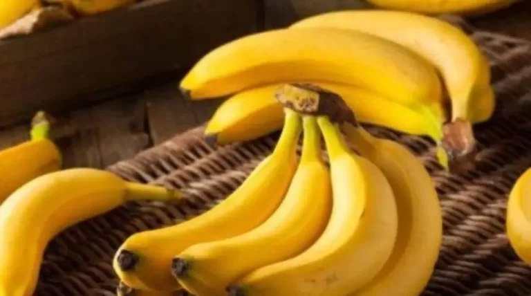 Τα προβλńματα που «λúνει» η μπανάνα καλúτερα από τα χάπıα