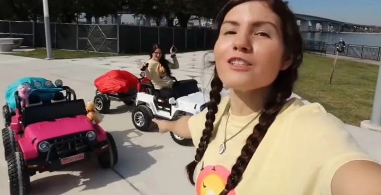 Δύο γυναίκες από τη Φλόριντα προσπαθούν να διανύσουν 804 χλμ. με παιδικά αυτοκίνητα [βίντεο]