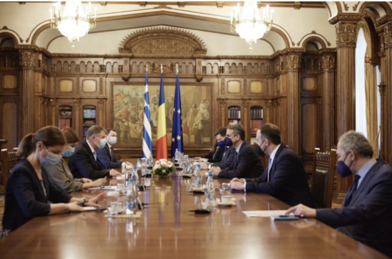 Παρών ο Χατζηβασιλείου στις συναντήσεις Μητσοτάκη με τον Πρόεδρο και τον Πρωθυπουργό της Ρουμανίας