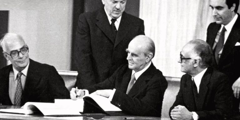 28 Μαΐου 1979: Η ένταξη της Ελλάδα στην ΕΟΚ – Oμιλία του Κωνσταντίνου Καραμανλή