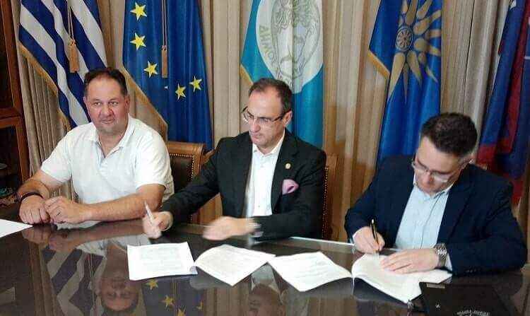 Έπεσαν οι υπογραφές Για την προμήθεια ενός πολυμηχανήματος τύπου Unimog στο Δήμο Σερρών