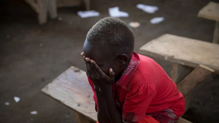 Σουδάν: Πάνω από 1.200 παιδιά πέθαναν από ιλαρά και υποσιτισμό σε καταυλισμούς σε 5 μήνες