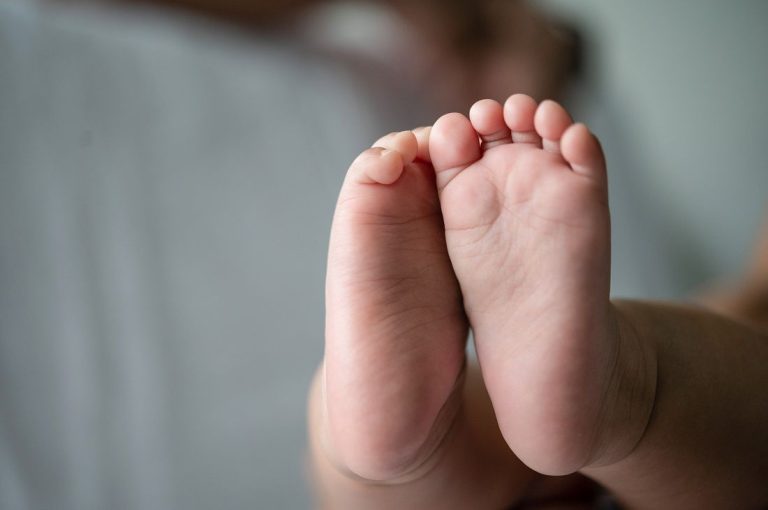 Θρίλερ στα Εξάρχεια: Νεκρό έμβρυο εντοπίστηκε σε αποχέτευση